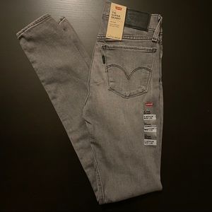 🍉Levi’s 710 Super Skinny Mid Rise Jeans